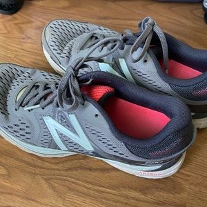 New Balance Tennis Shoes